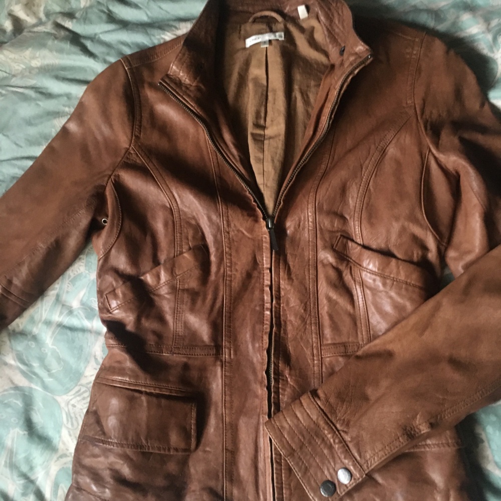 Reposh Vince leather.